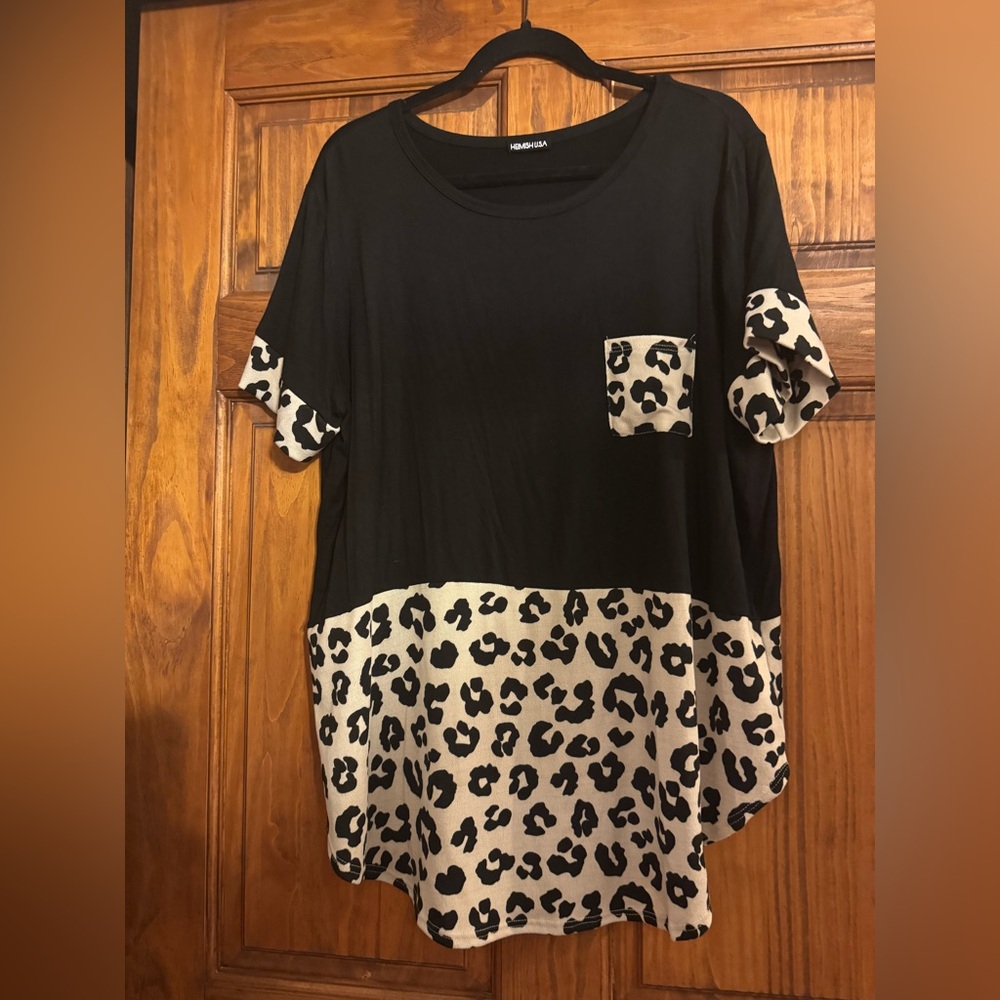 Heimish Top 3X pre-owned EUC. Black & Leopard print. Short sleeves. Very soft.